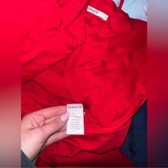 House of CB SAIRA Red Off-Shoulder Slit Dress - Picture 6 of 7